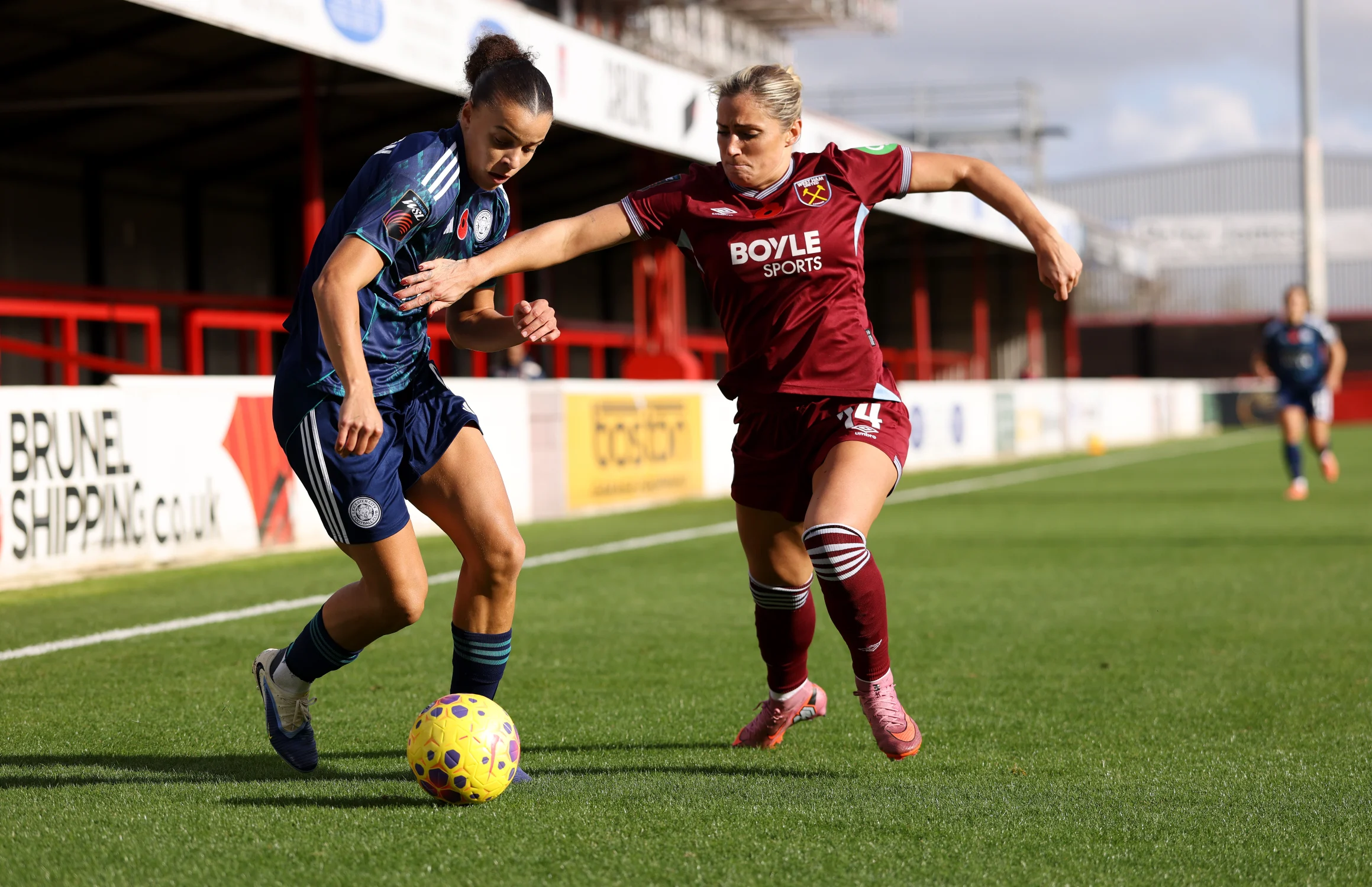 穆雄因脚踝受伤缺阵，确认帕斯穆尔 